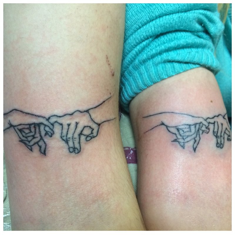 Stejné tetování mezi milenci