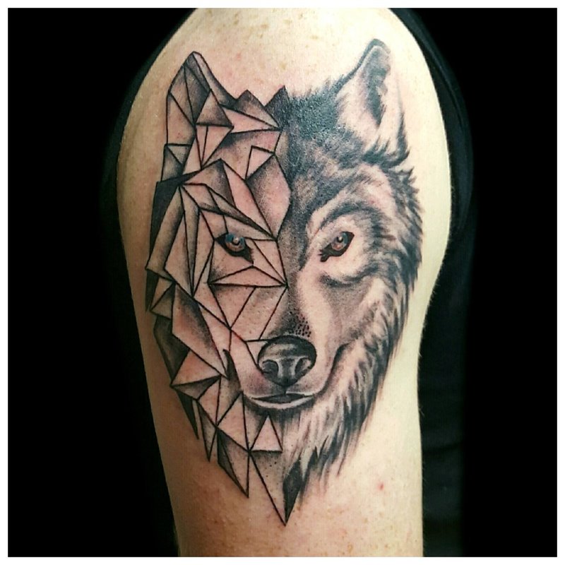 Geometryczny tatuaż wilka