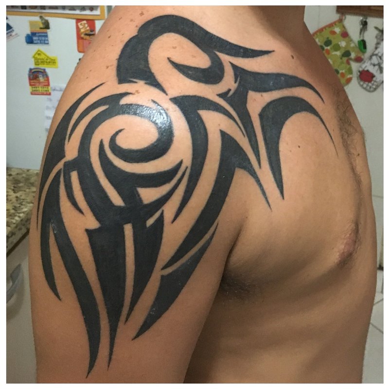 Klasické kmenové tetování