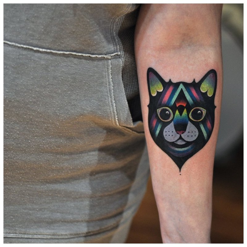 Katės mini tatuiruotė spalvos