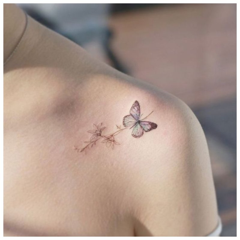 Butterfly - tatovering for en jente