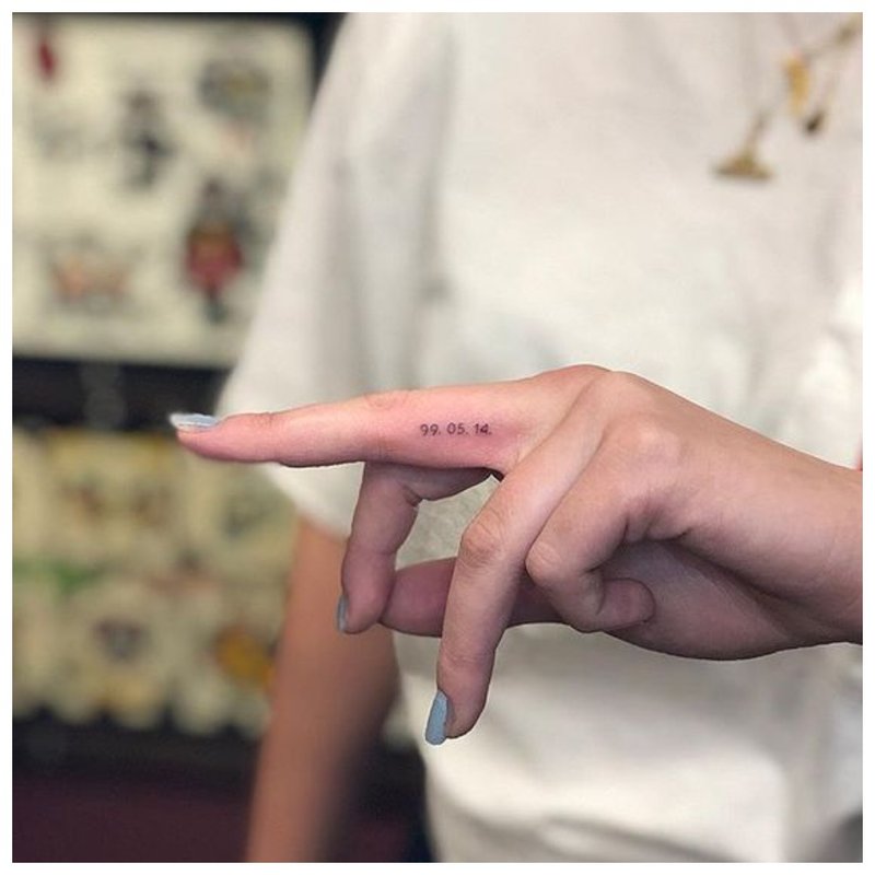 Oryginalny tatuaż na palec
