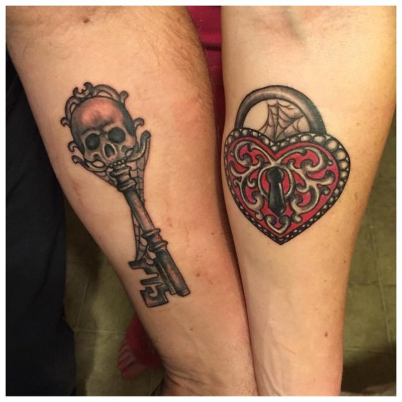 Slot en sleutel - gepaarde tattoo