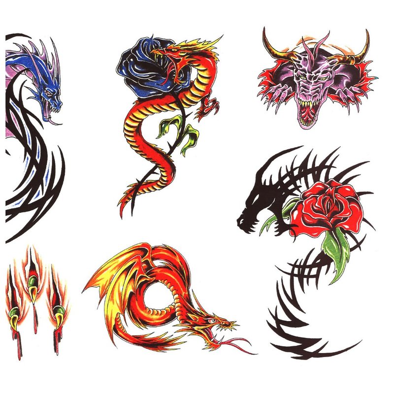 Náčrtky malých farebných tetovaní drakov