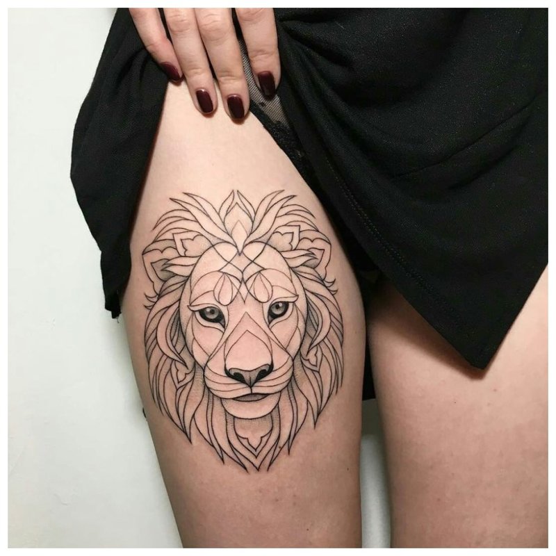Gyvūnų tema šlaunų tatuiruotėms