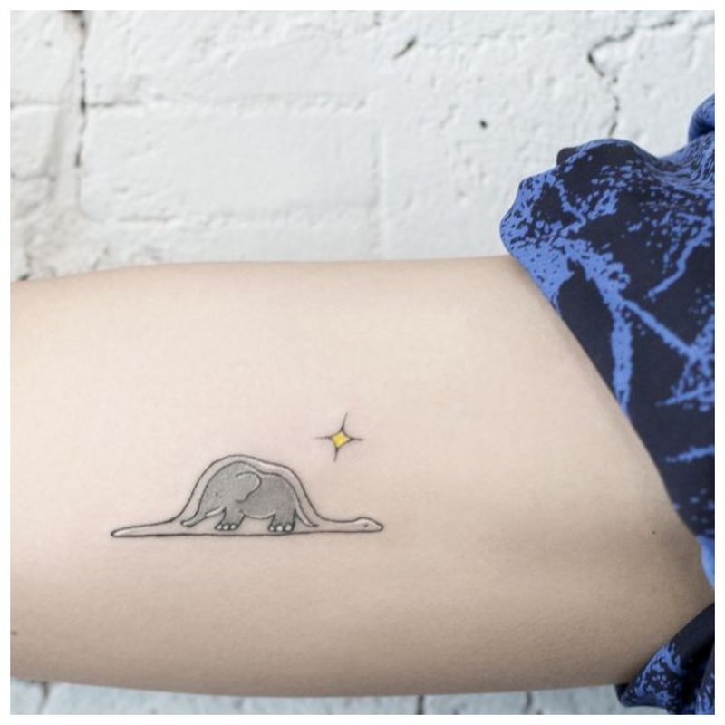 Слон татуировка