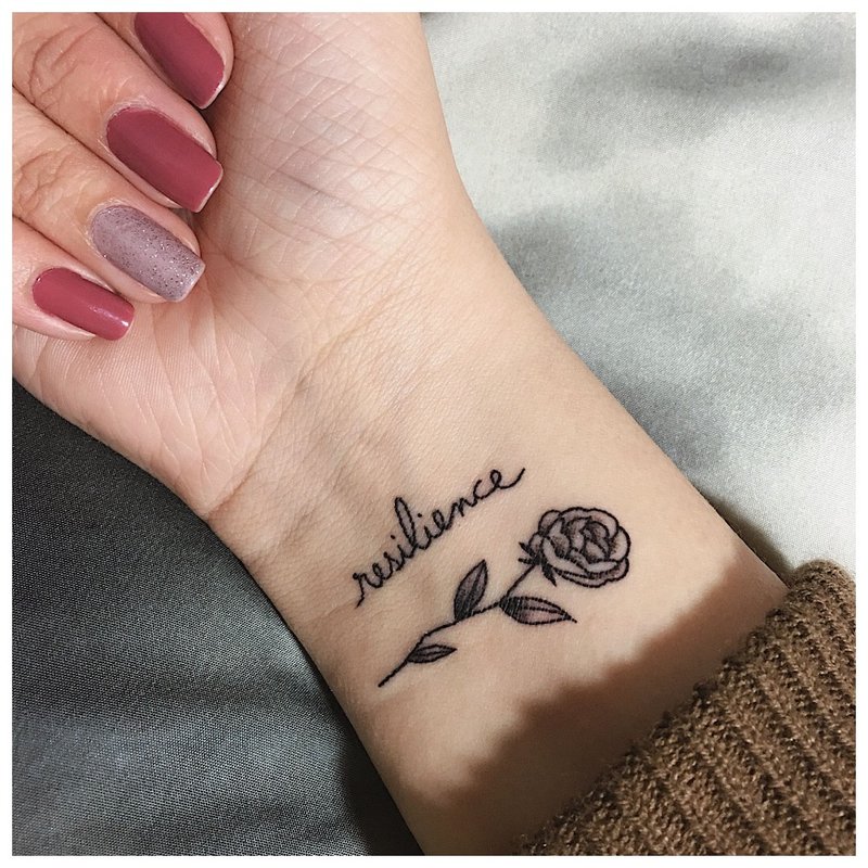 Napis na tatuaż