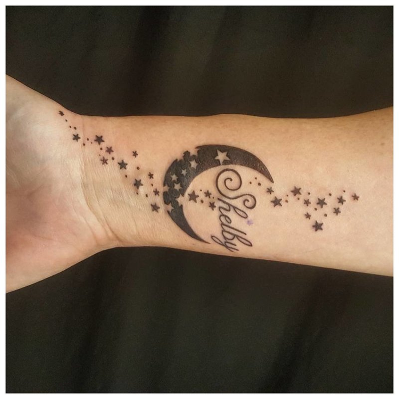 Motyw kosmiczny na tatuaż