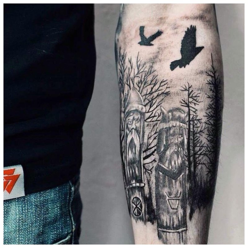 Tatuaj de antebraț pentru păsări pe bărbați