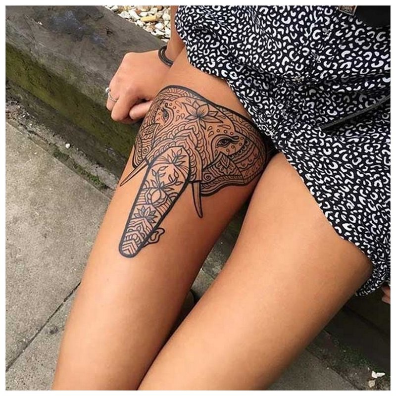 Meisje olifant tattoo