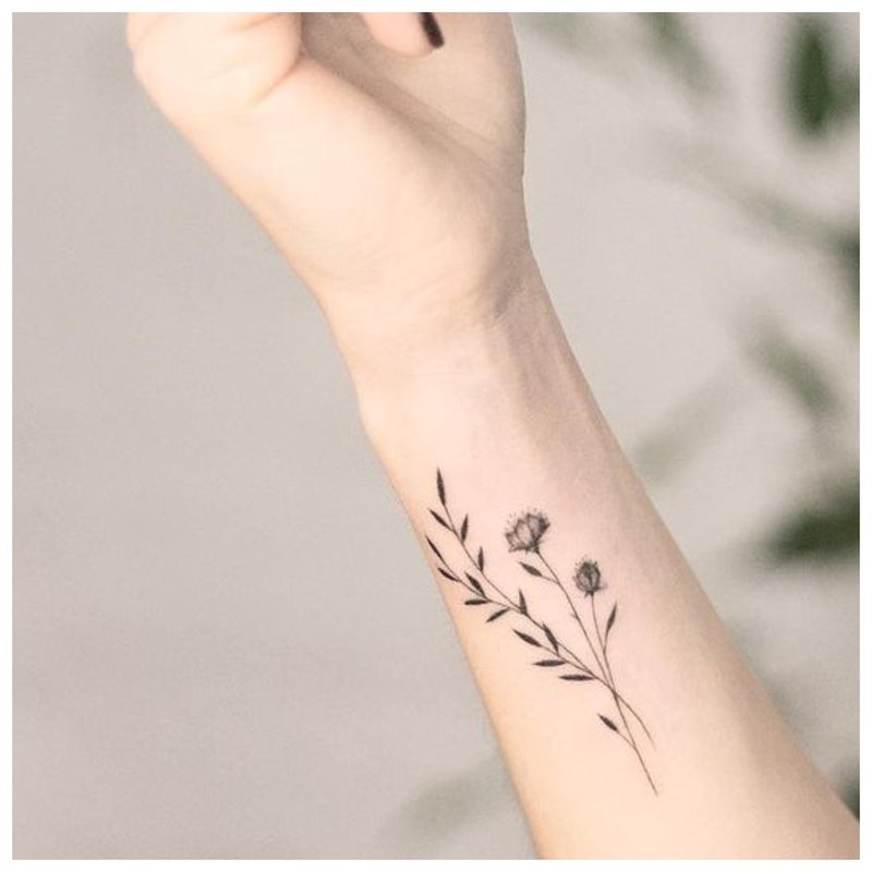 Tatuaj de flori