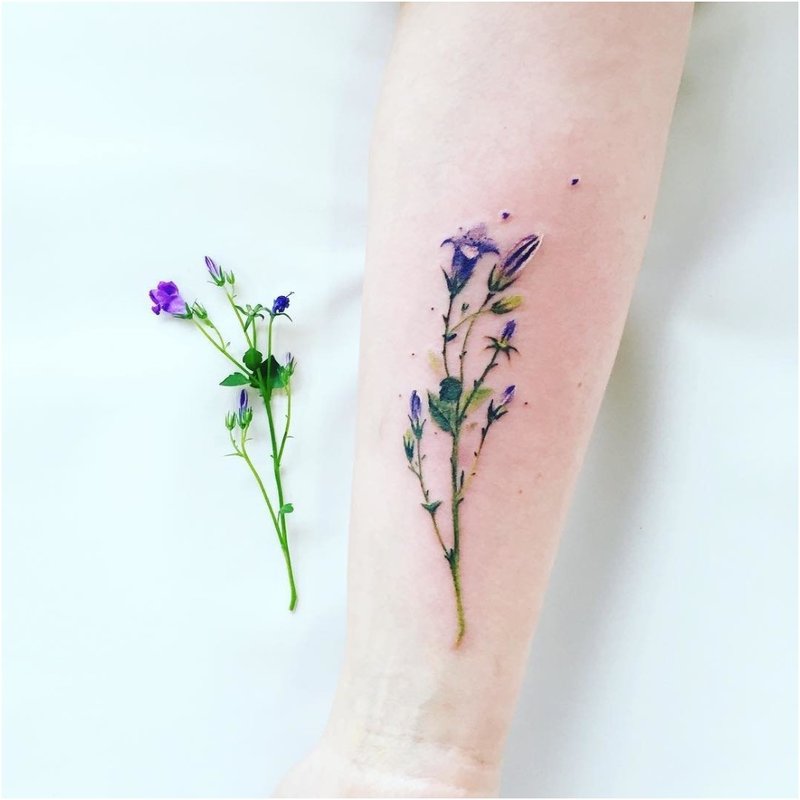 Akvarel levanduľové tetovanie