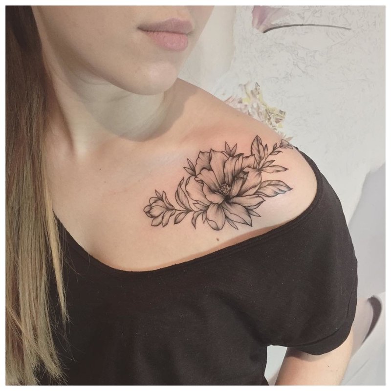 „Clavicle“ tatuiruotė