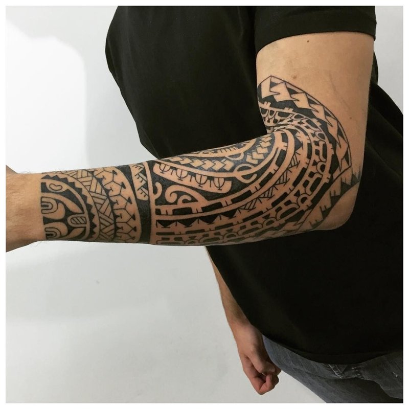 Etninė tatuiruotė