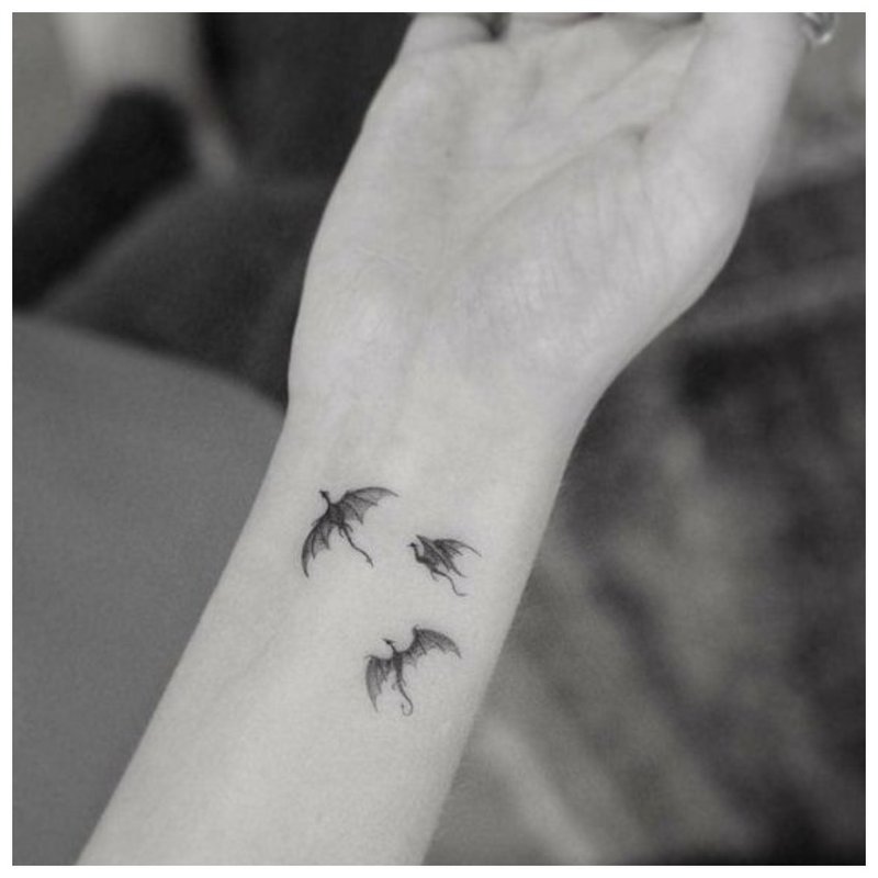 Oiseaux - tatouage du poignet