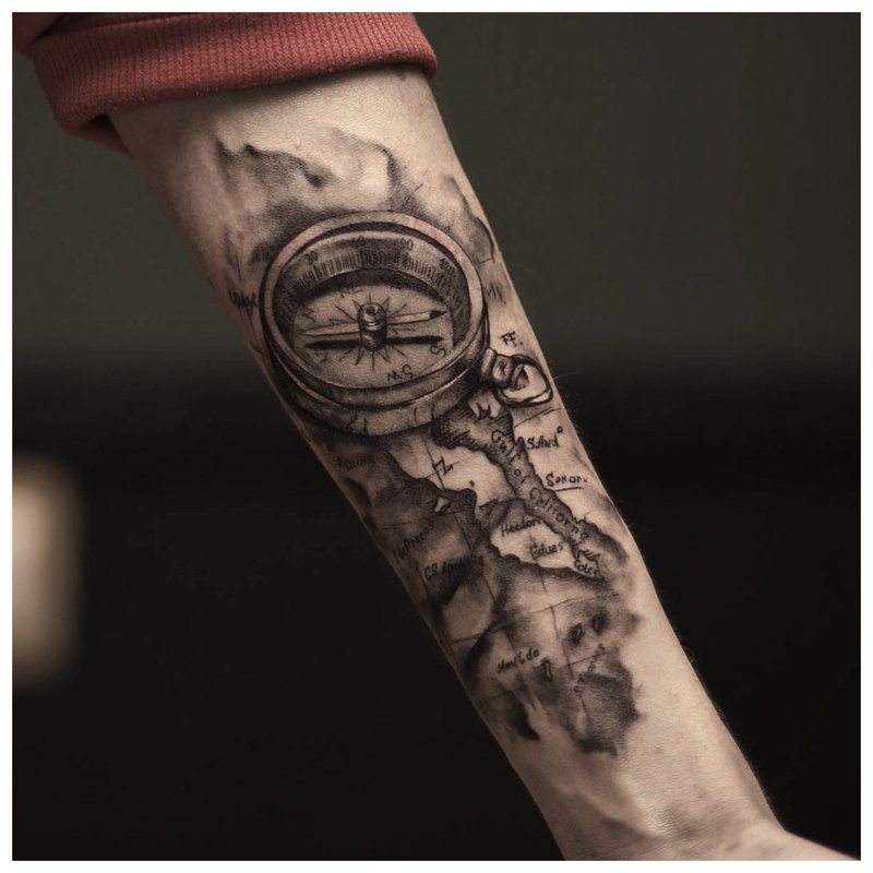 Tatuiruotė ant vyro dilbio