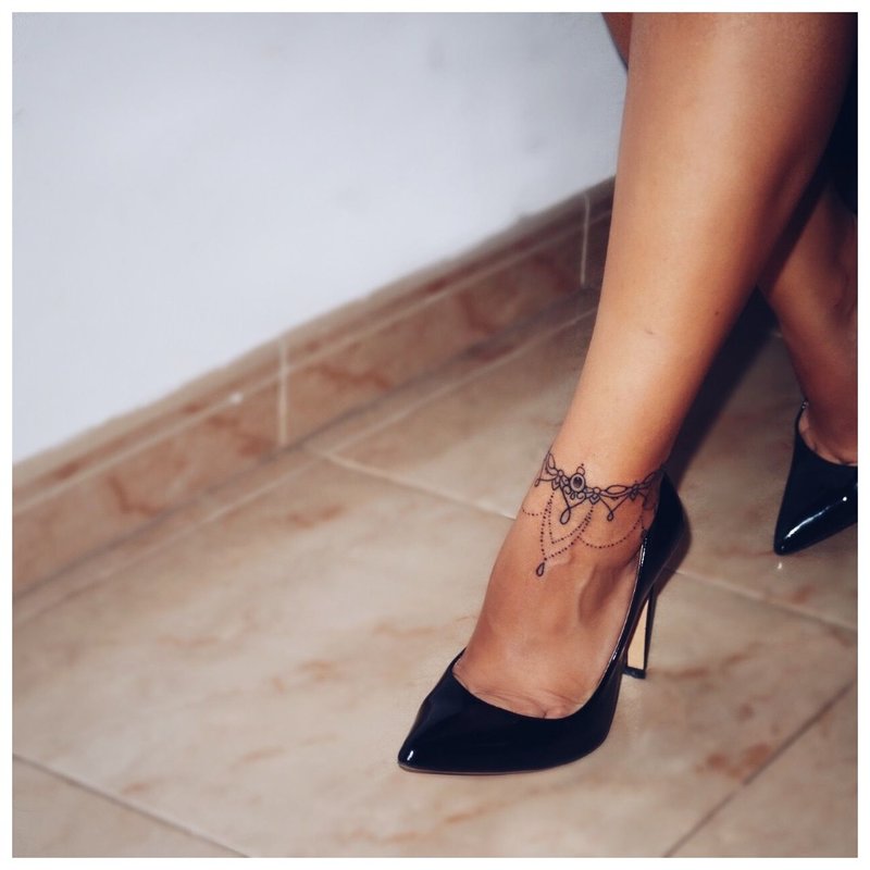 Leg Chain Tattoo