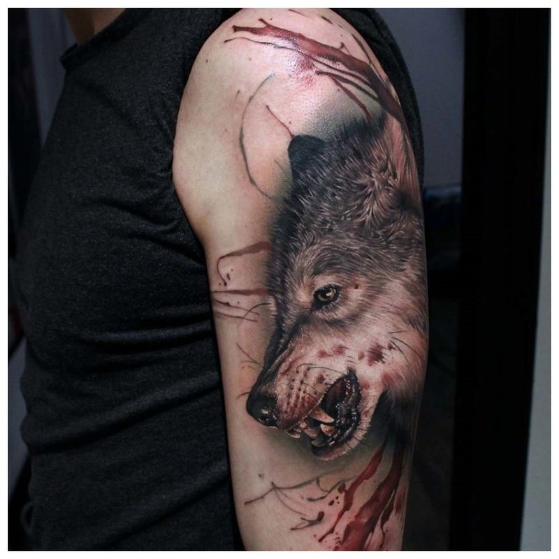 Bloodied Wolf - Shoulder Tattoo