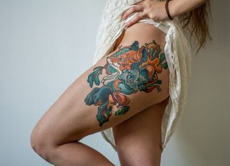 Krásne tetovanie bedier