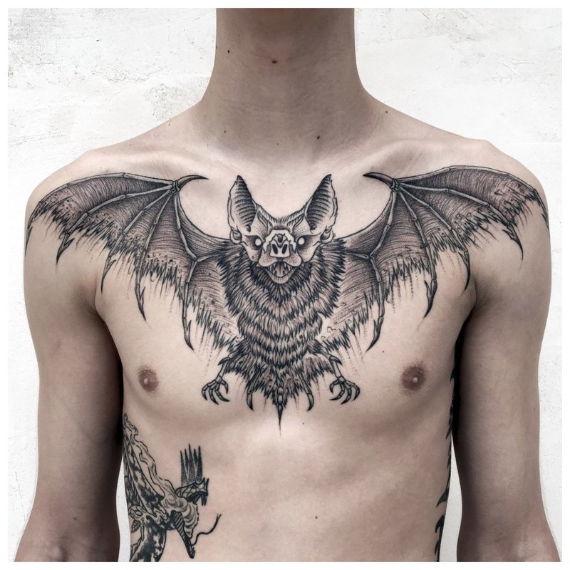 Dierlijke thema tattoo man op de borst