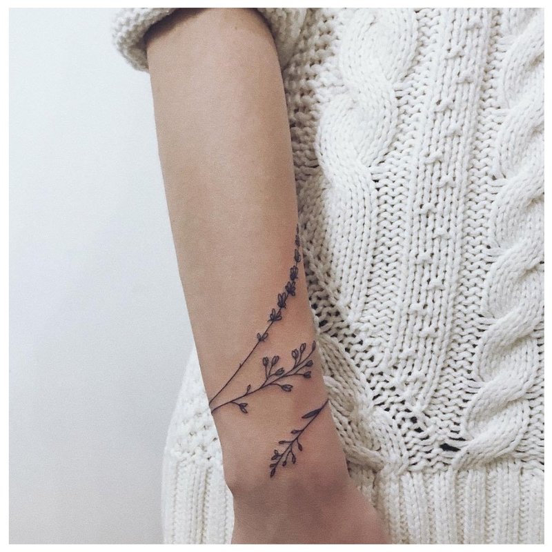 Sirkulær blomster tatovering