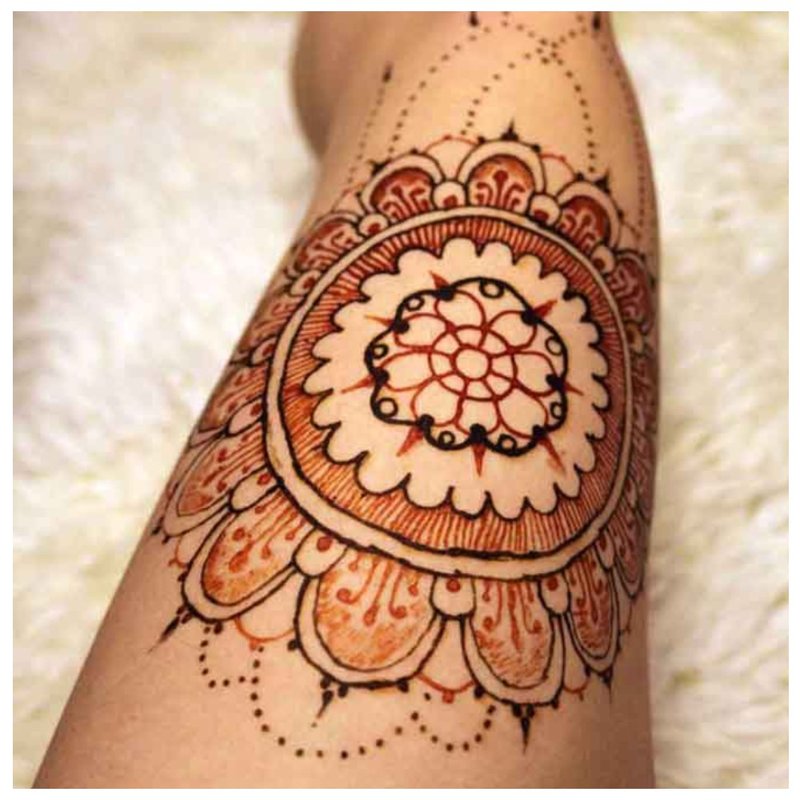 Přední tetování Mehendi