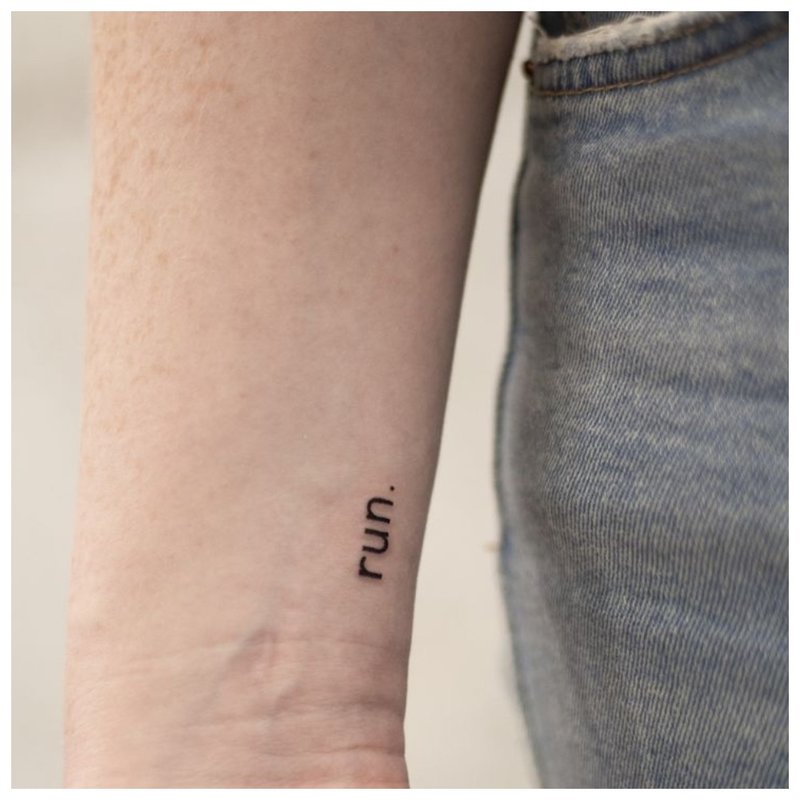 Mini tetování nápis Run
